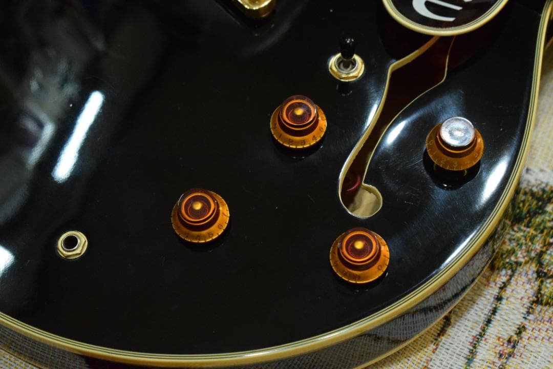 Epiphone Sheraton II セミアコ Black ケース付き