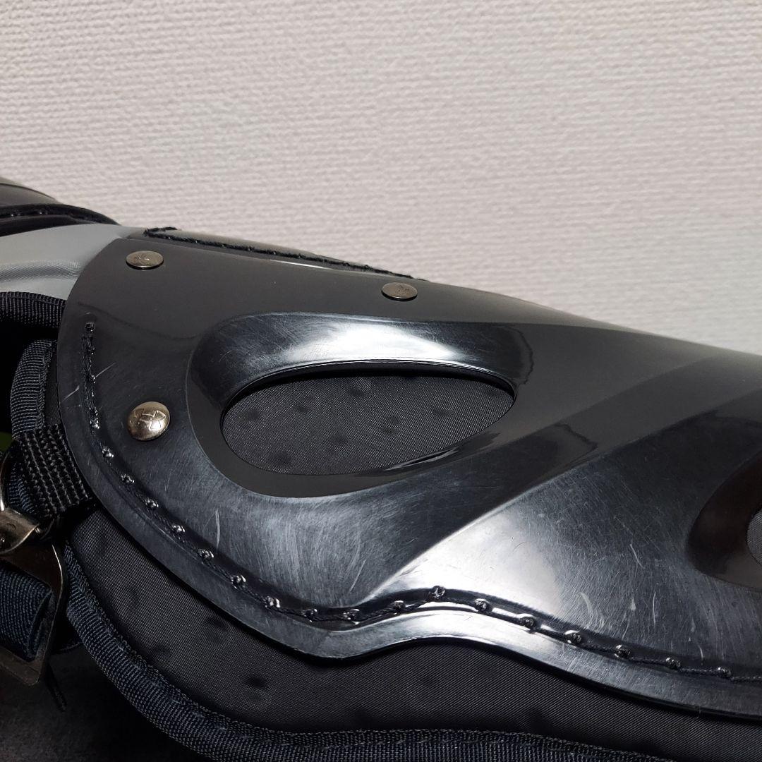 あ*わ様 UA　アンダーアーマー　キャッチャー防具　プロテクター　レッグガード