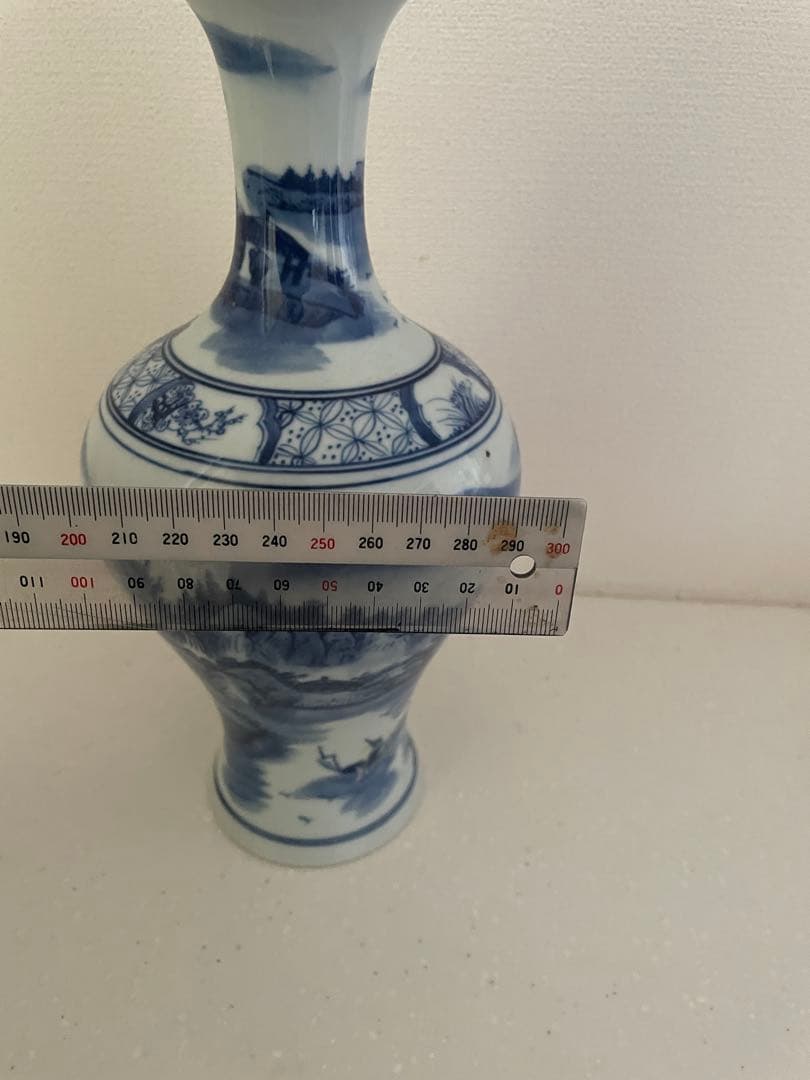 青白磁の風景画陶器壺