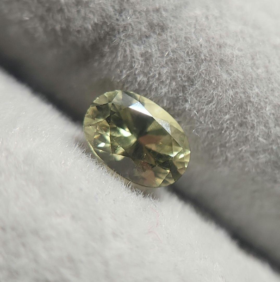 天然グロッシュラーライトアンドラタイトガーネット 0.600ct