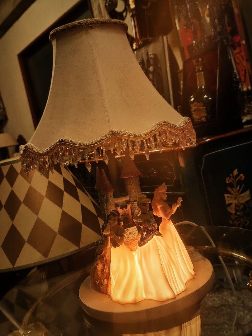 【スーパーレア・極美品】日本非売品　ビンテージ　ディズニーランプ　シンデレラ城