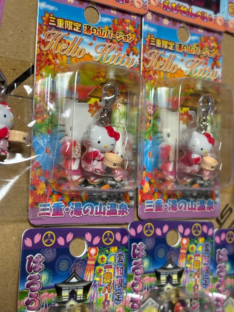 ご当地限定　ハローキティ ストラップ　チャーム うちわ　タオル　30個セット