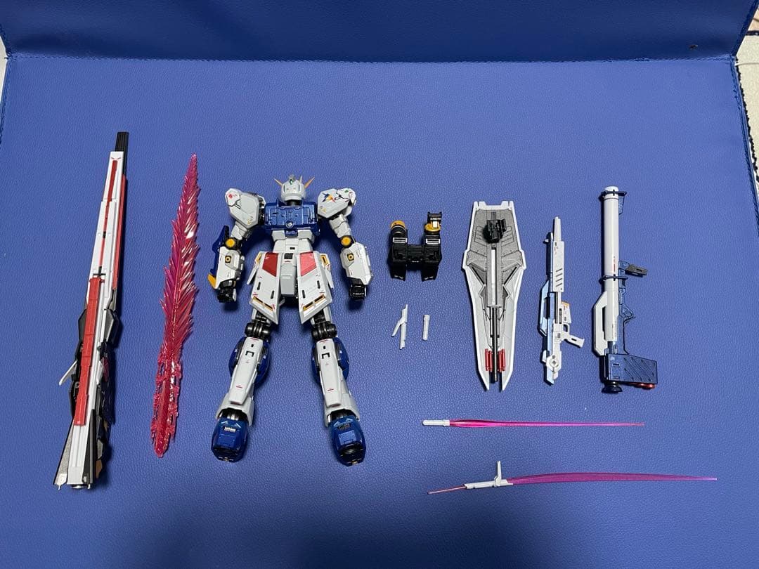 超合金　RX-93 ff νガンダム