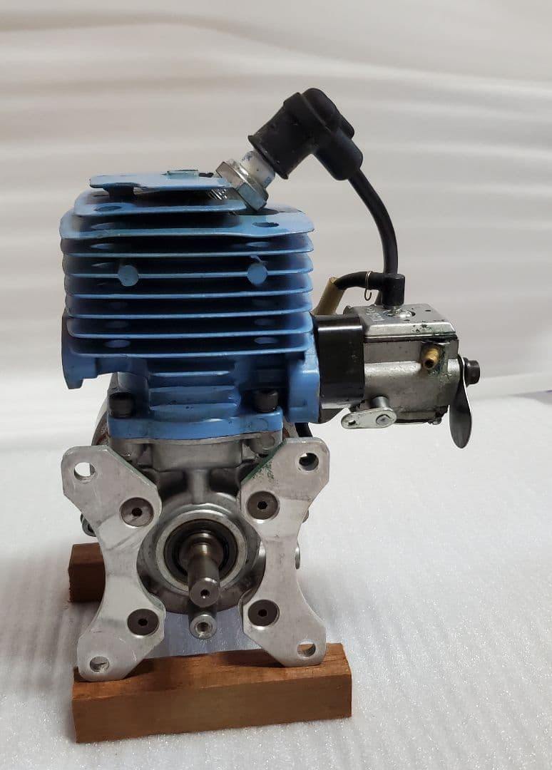 ラジコンエンジンFUJI IMVAC.INC BT-50SA 青 JAPAN製