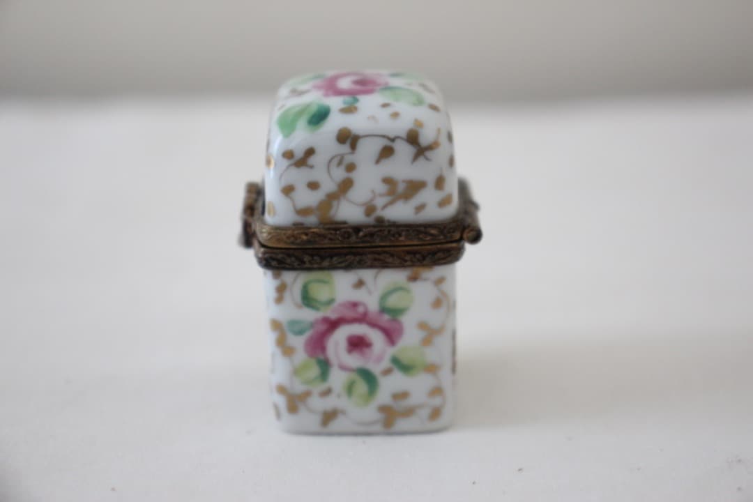 フランス　リモージュボックス　香水瓶入　金彩花柄