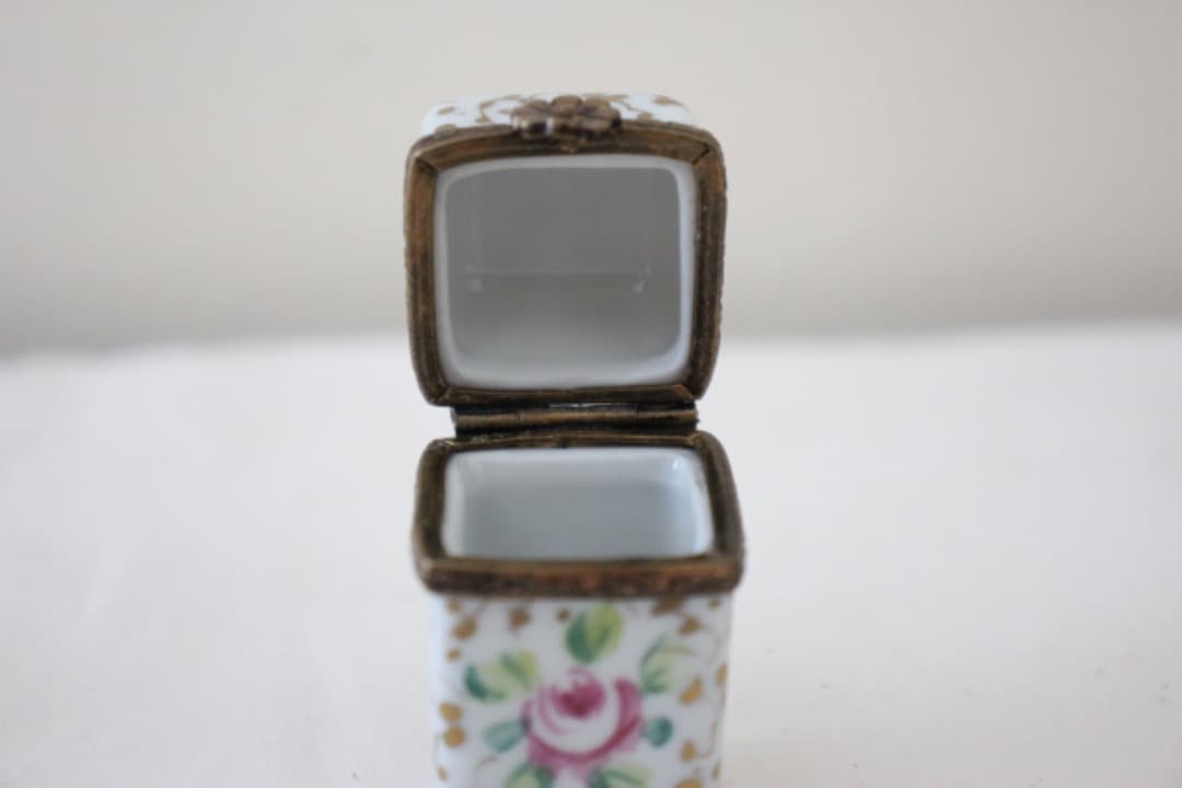 フランス　リモージュボックス　香水瓶入　金彩花柄