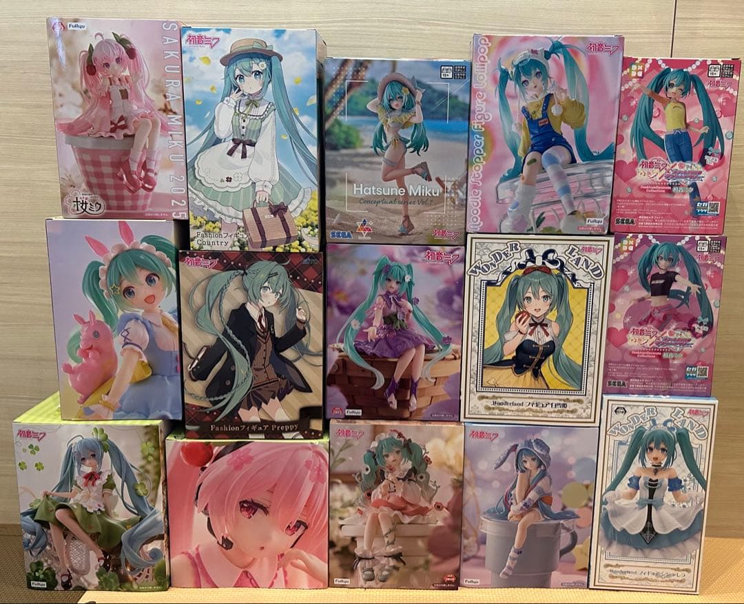 初音ミク　プライズフィギュア　まとめ売り　25点セット