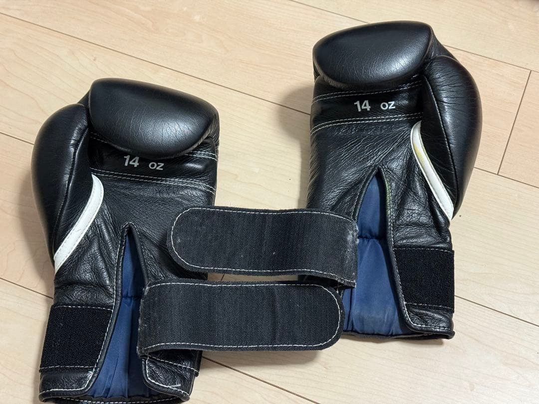 Winning ボクシンググローブ 14oz 黒