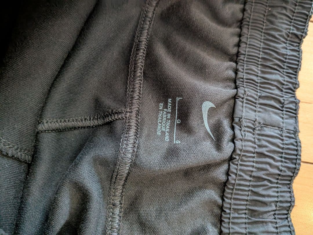 Nike 2022フランス代表トラベルパンツブラック×ゴールド