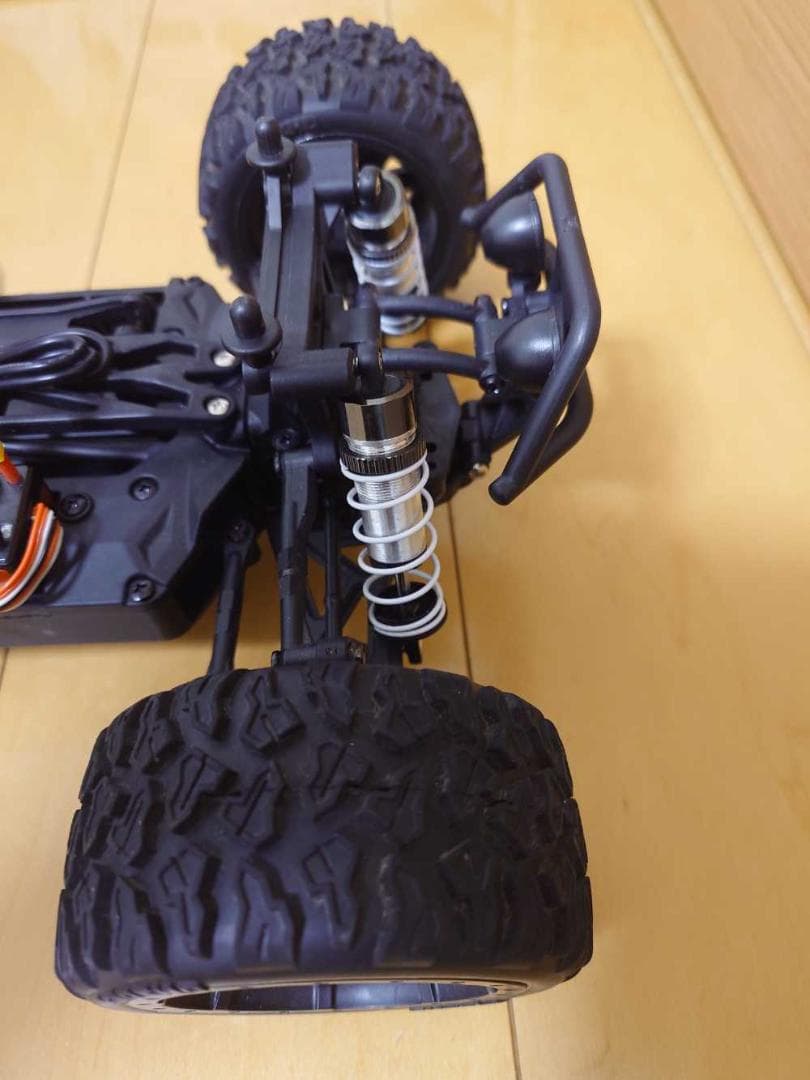 【部品どり用】2015年製　京商　MAD BUG 電動ラジコンカー