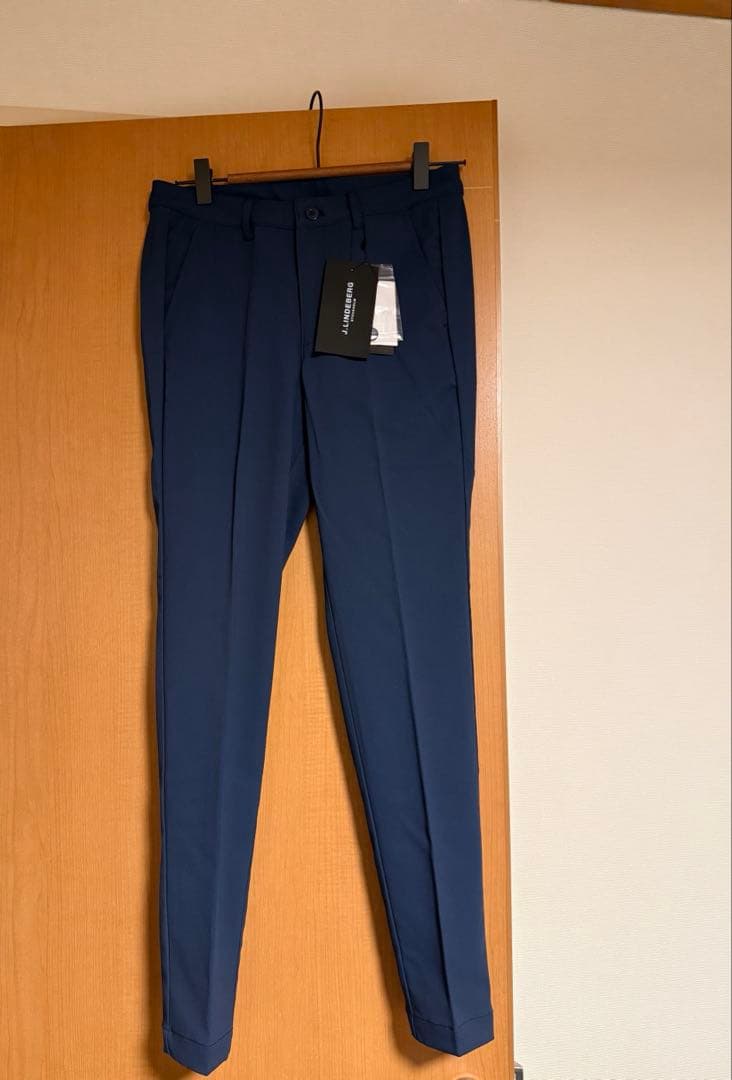 未使用　J.LINDEBERG レディース ゴルフパンツ 36 XS ネイビー