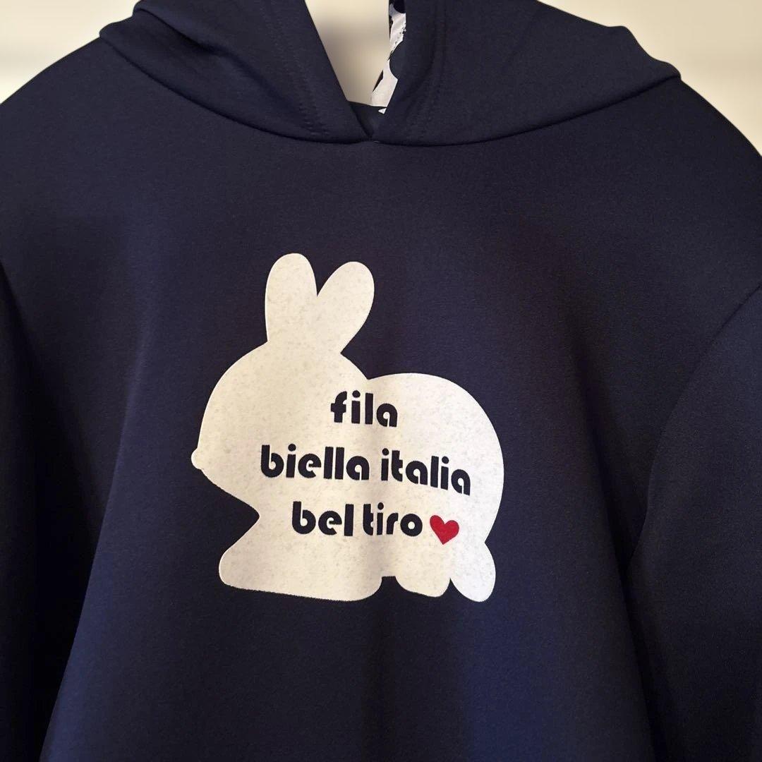 FILA×ウィンザーコラボ　可愛いうさぎシリーズ　　フード付きトレーナー　紺