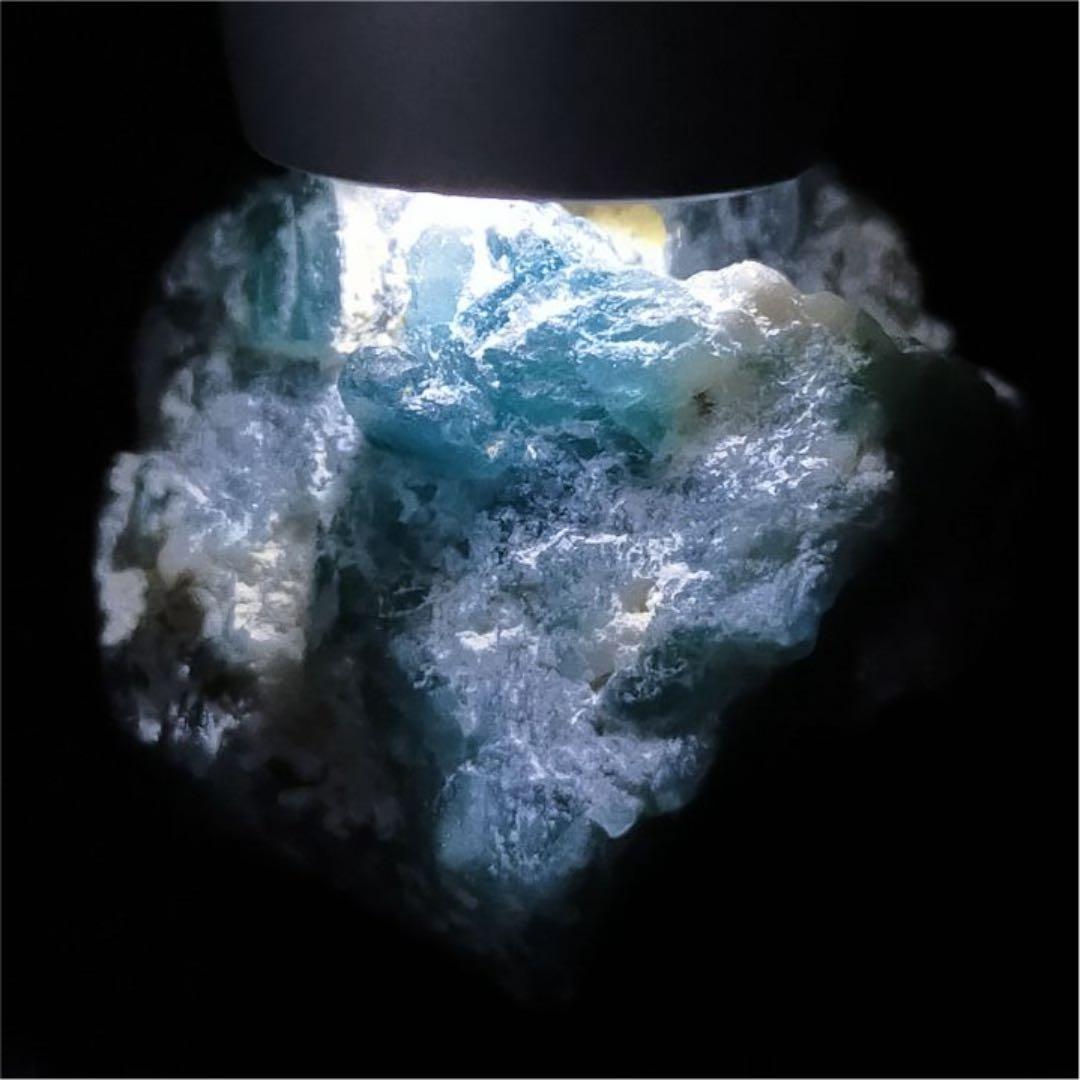 【マダガスカル産】グランディディエライト/雲母の原石⑤