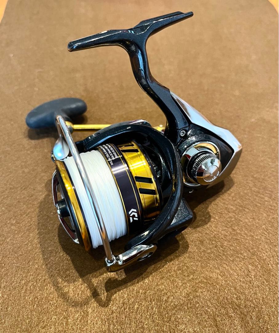 超美品　ダイワ DAIWA LEGALIS レガリス LT5000D-CXH