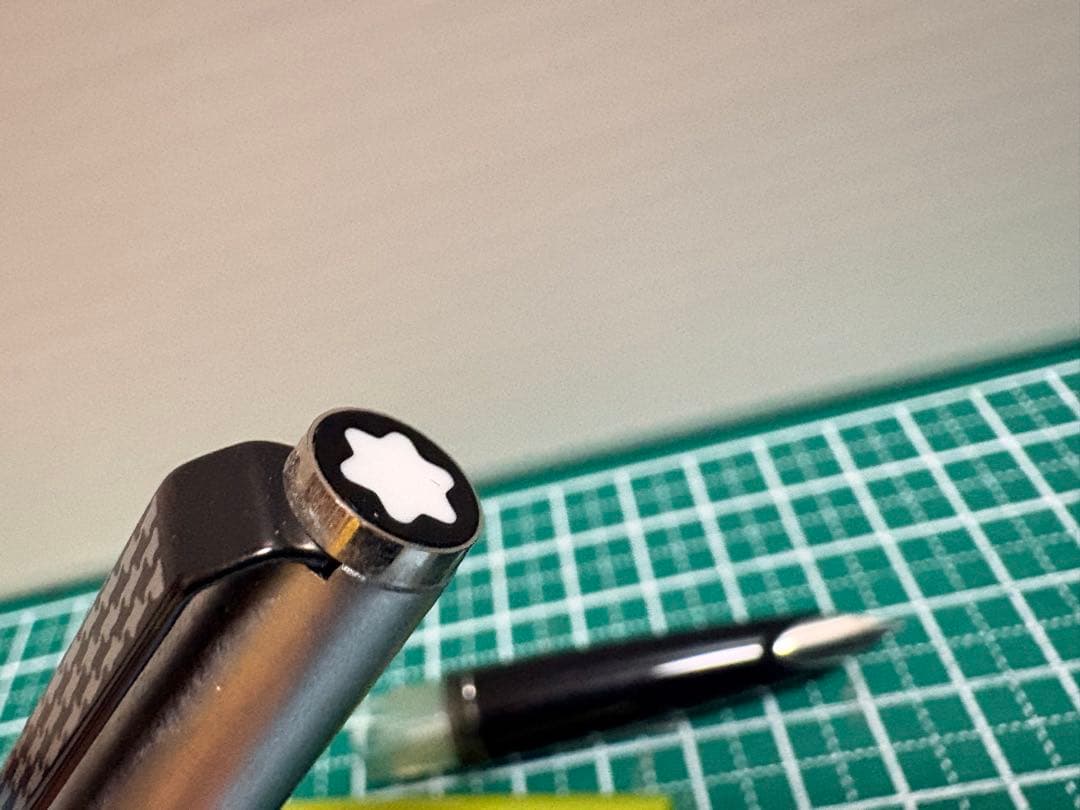 【匿名配送】MONT BLANC 万年筆 EFペン先