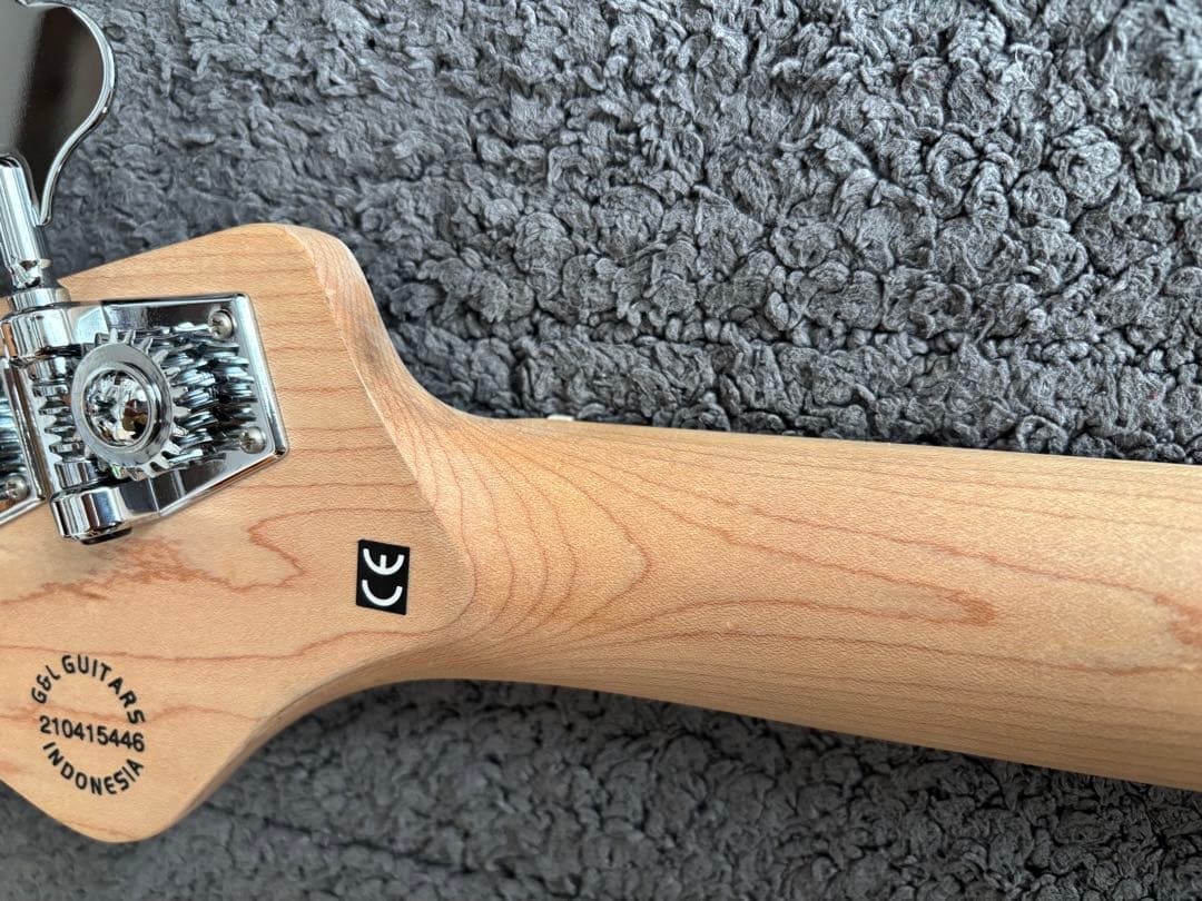 G&L L-2000 エレキベース TRIBUTE ブルーバースト