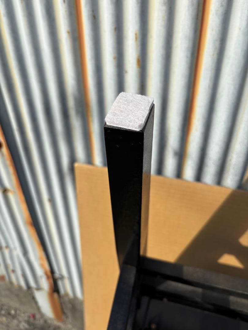 美品　背もたれ付ピアノ椅子　足部フェルト付き　ワインレッド座面②