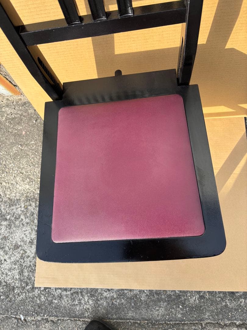 美品　背もたれ付ピアノ椅子　足部フェルト付き　ワインレッド座面②