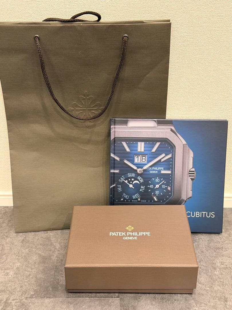 PATEK PHILIPPE イベント限定品アイスキューブスタンプとカタログ