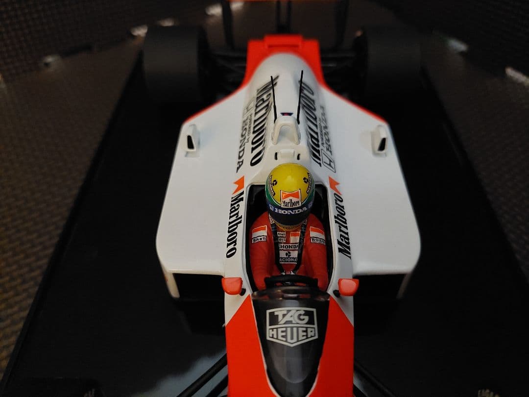 1/18 ＃１２ マクラーレンMP4/4 アイルトン・セナ Marlbolo