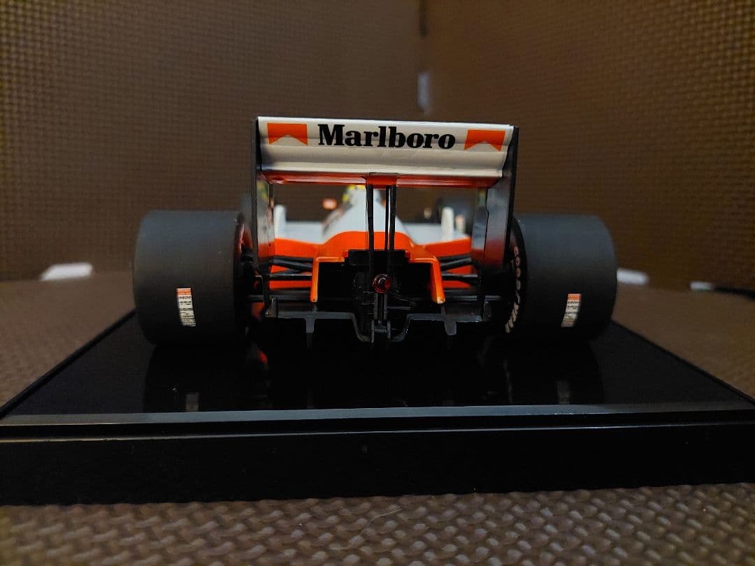 1/18 ＃１２ マクラーレンMP4/4 アイルトン・セナ Marlbolo