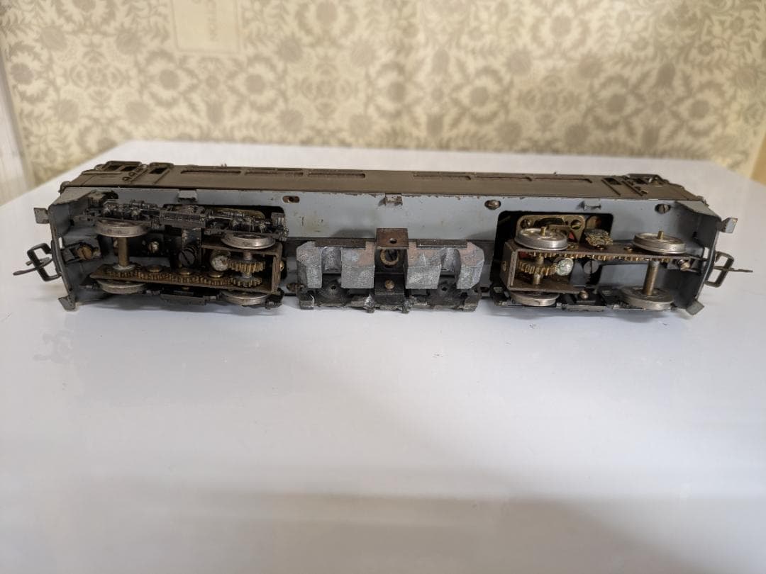 Y【ジャンク品】鉄道模型 EF18形 電気機関車 欠品あり 部品取り S