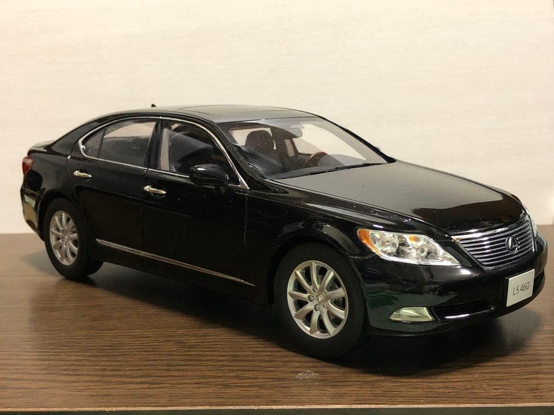 ポ*チ様 1/18 レクサス LS460 ブラック ミニカー NOREV