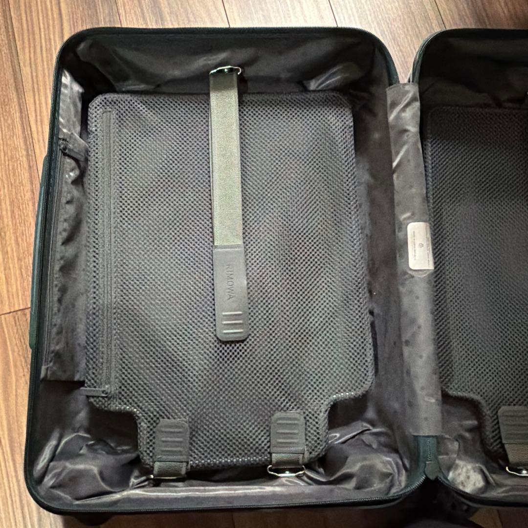リモワ　グリーン　機内持ち込み　キャリーバック　スーツケース