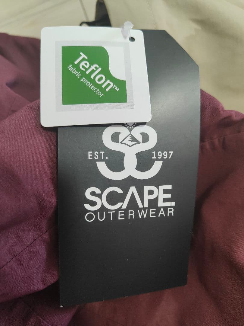 SCAPE 店頭販売無し　スノーボードウェアーのみ