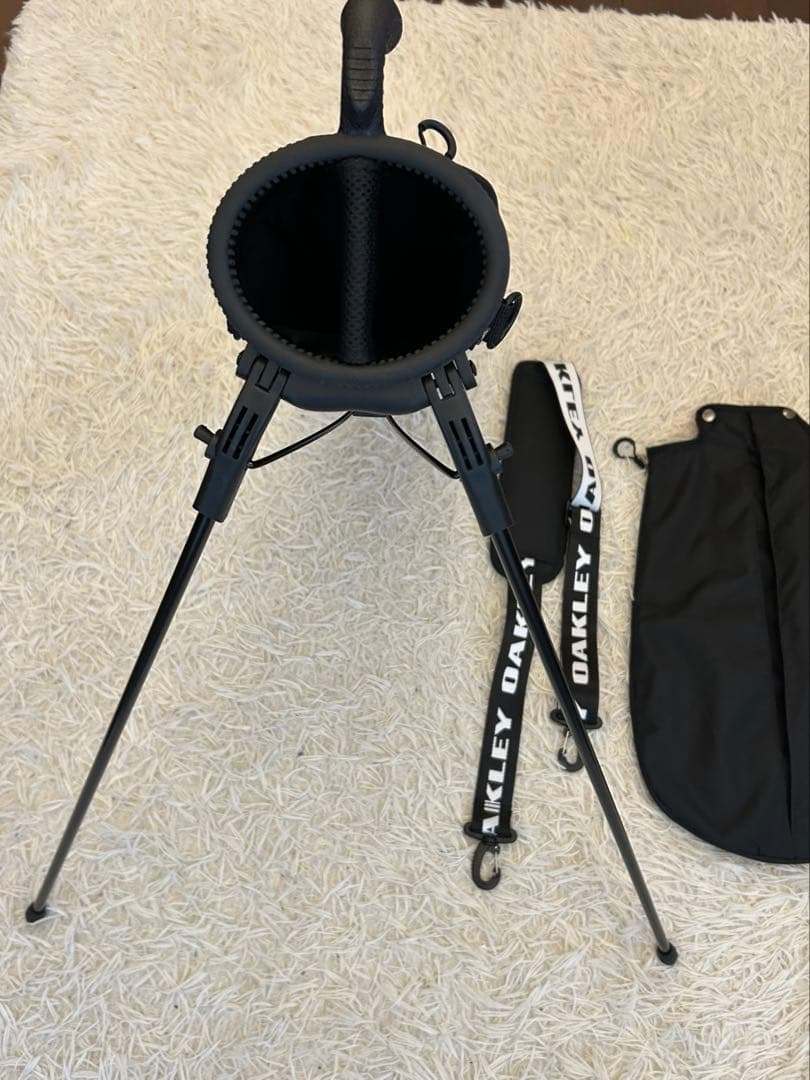 早い者勝ち【美品】OAKLEY セルフスタンドバッグ フード付き　ブラック