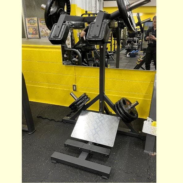 レバレッジスクワット ＆ カーフ ストレングスマシン トレーニング