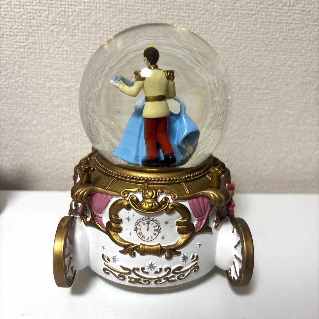 ディズニー　シンデレラ　フィギュア　スノードーム