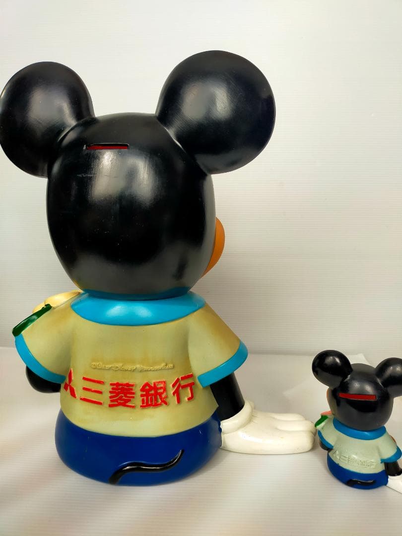 三菱銀行　貯金箱　カウンター用２体、小８体　ミッキー　ミニー