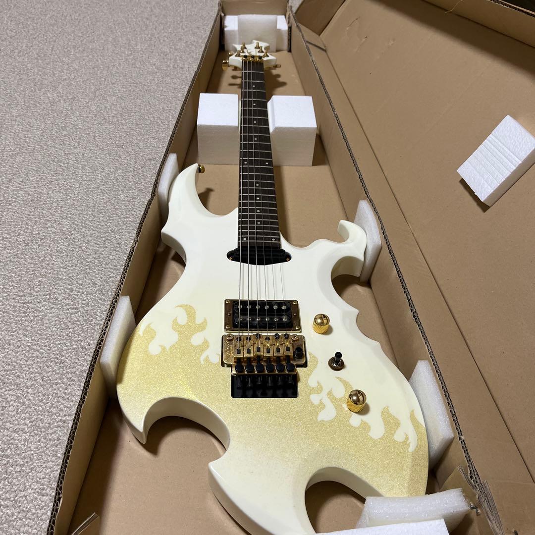 ESP とらねこフォークロア (TORANEKO FOLKLORE)直筆サイン入