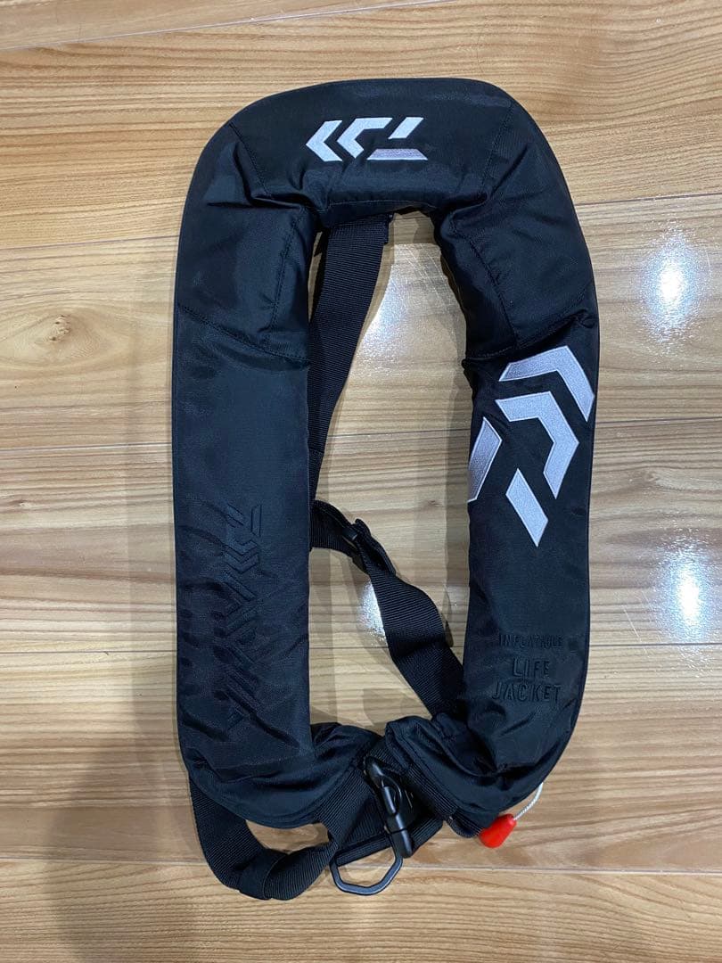 新品未使用　ダイワ　ライジャケ　ブラック　自動膨張　DF-2608