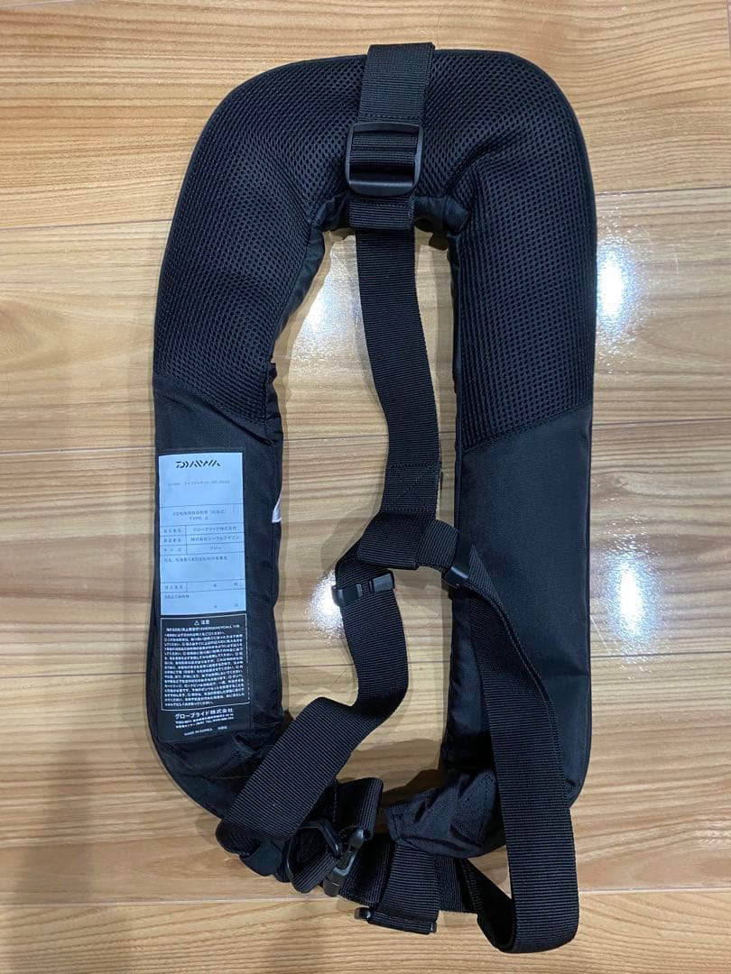 新品未使用　ダイワ　ライジャケ　ブラック　自動膨張　DF-2608