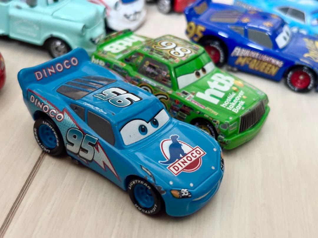 トミカ カーズ　20台 トレーラー付き