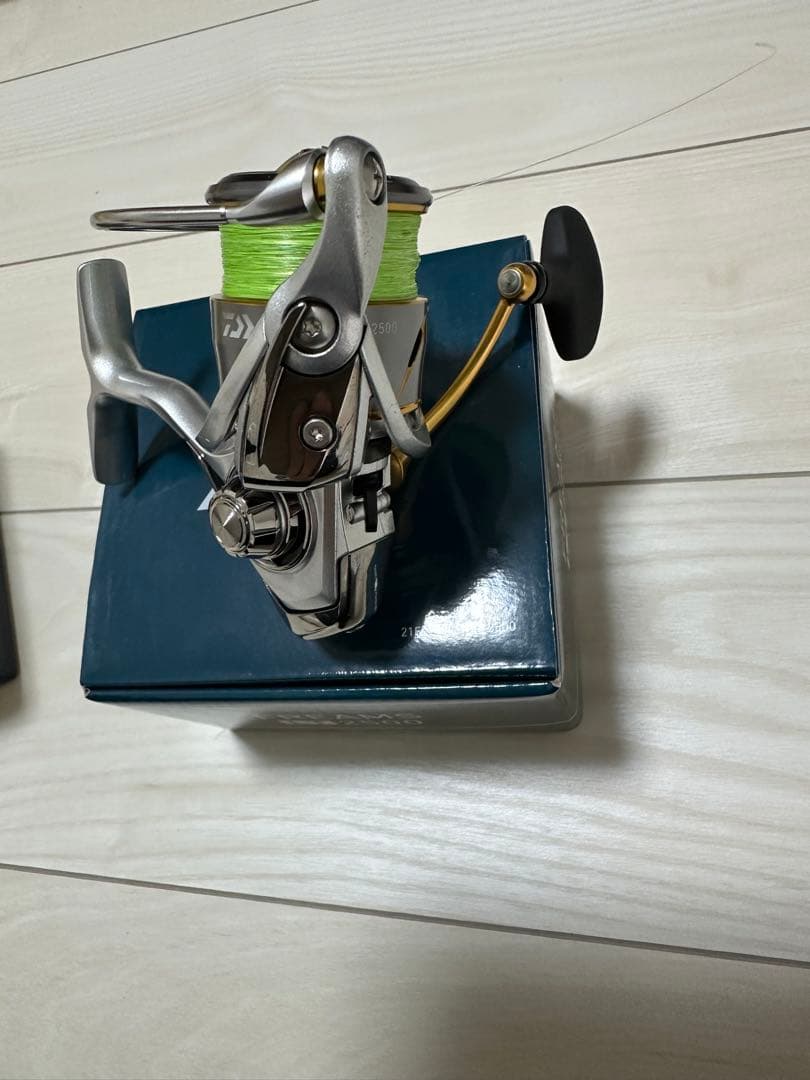 DAIWA ダイワ　リール　21フリームスLT2500(値下げ交渉可)