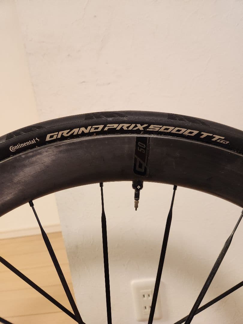 CADEX 50 Ultra Disc tubeless タイヤ、バック付