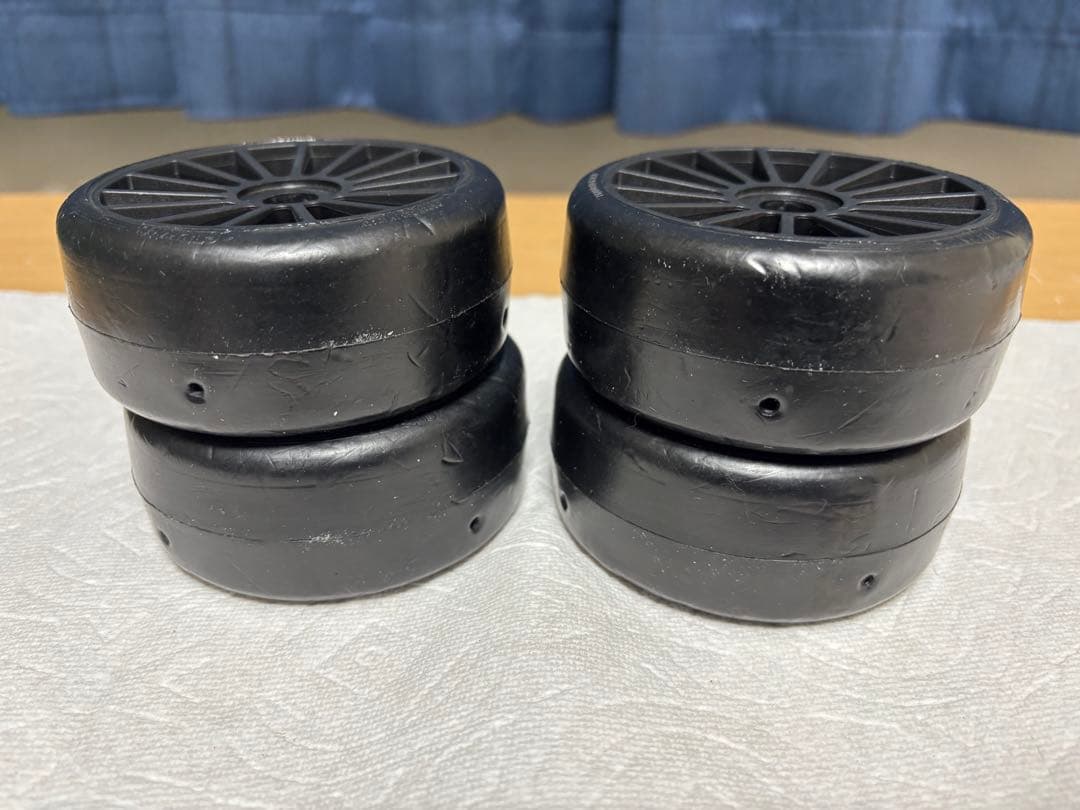 1/8 京商インファーノGT2 GT3 GRPスリックタイヤホイールイタリア製