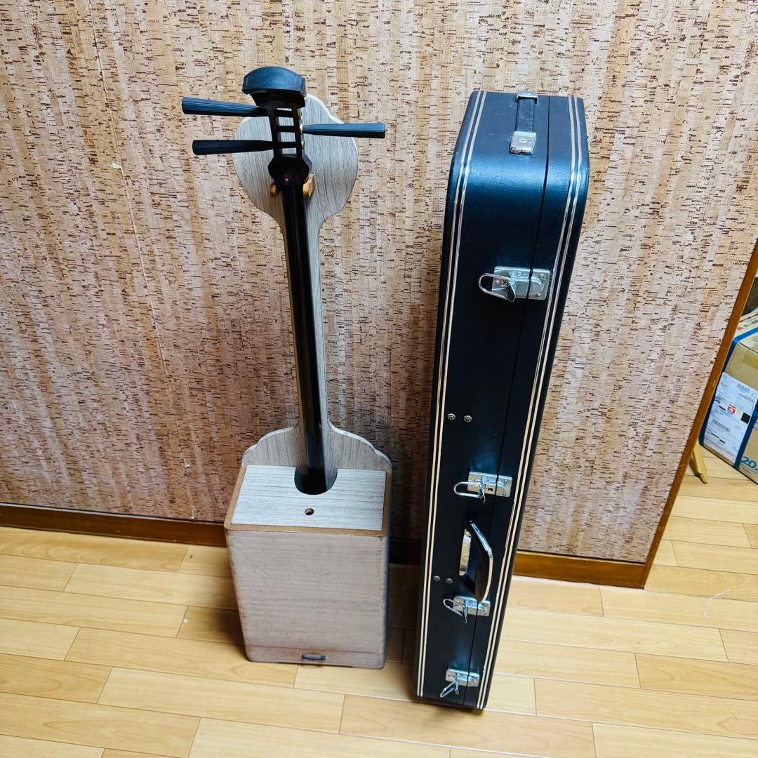 【最終値下げ】地唄三味線 紅木 正寸 トチ ハードケース　木製スタンド付き