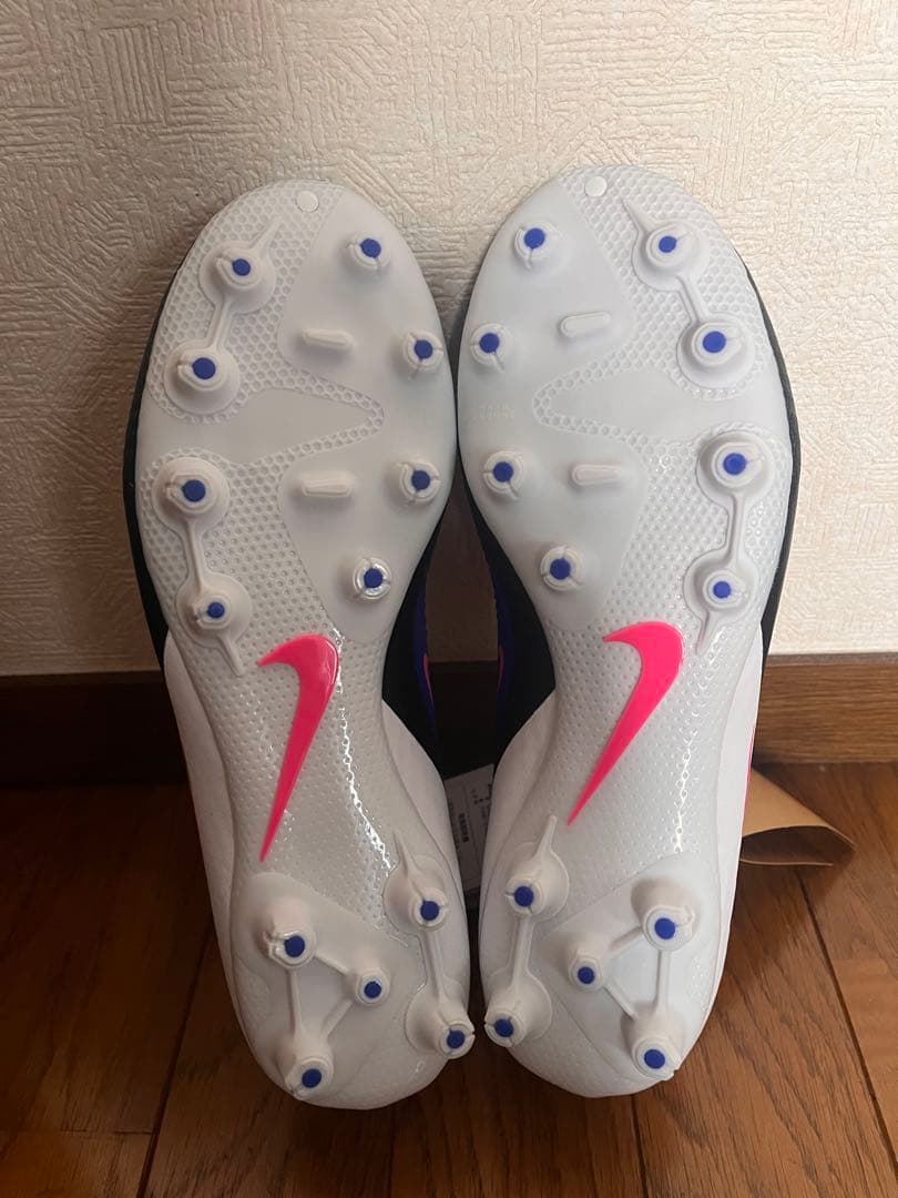 NIKEナイキサッカースパイクファントム6LOW アカデミー HG 25.5cm