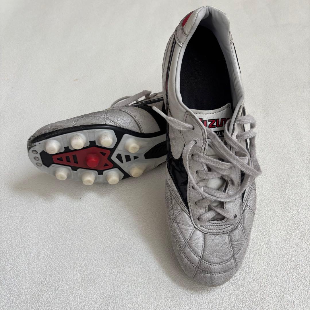モレリア　Mizuno サッカーシューズ・スパイク シルバー/ブラック