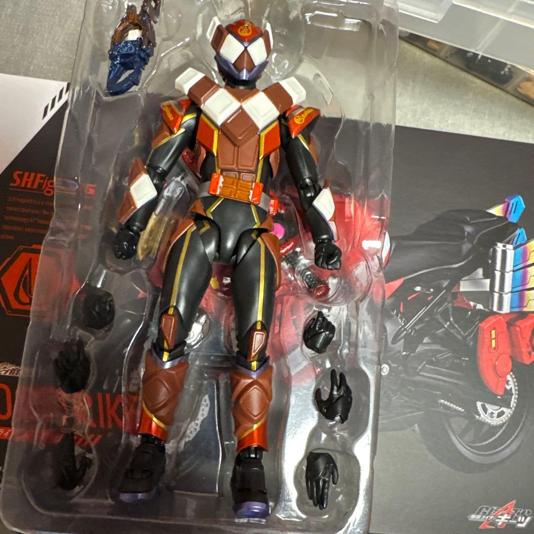 S.H.Figuarts 仮面ライダーヴァレン 仮面ライダーヴラム