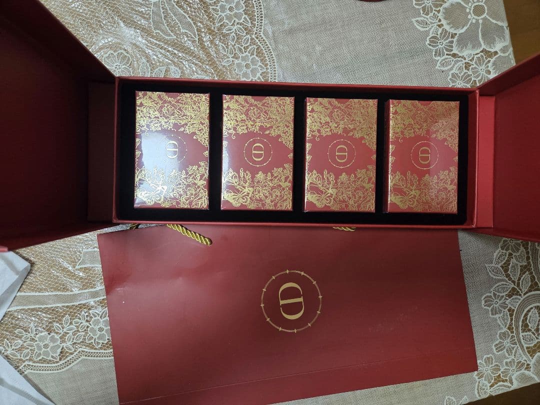 新品未開封免税店ノベルティディオールDiorロゴ付トランプカード４セット送料無料