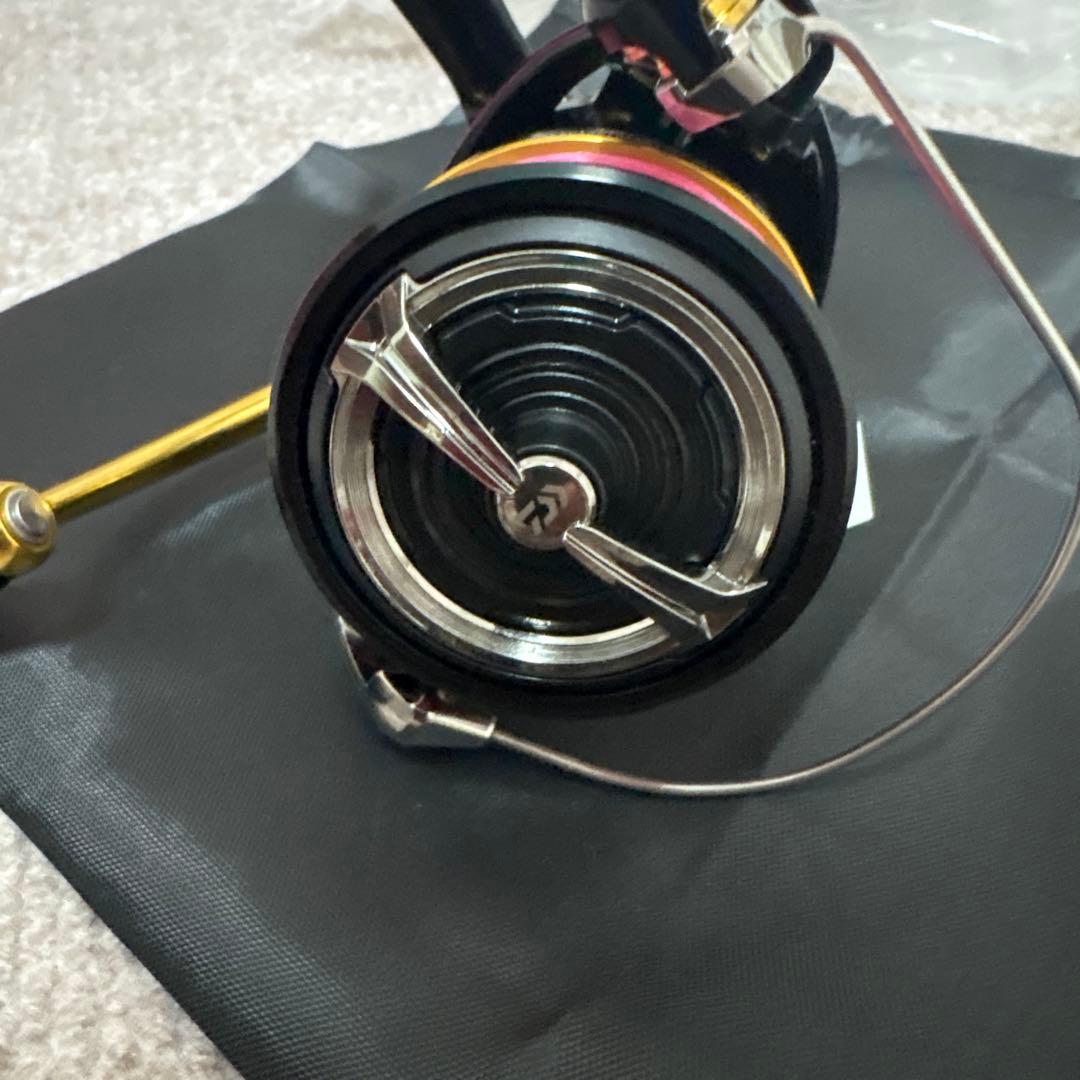 ほぼ新品　ダイワ　スピニングリール 23レガリス LT 3000-CHX