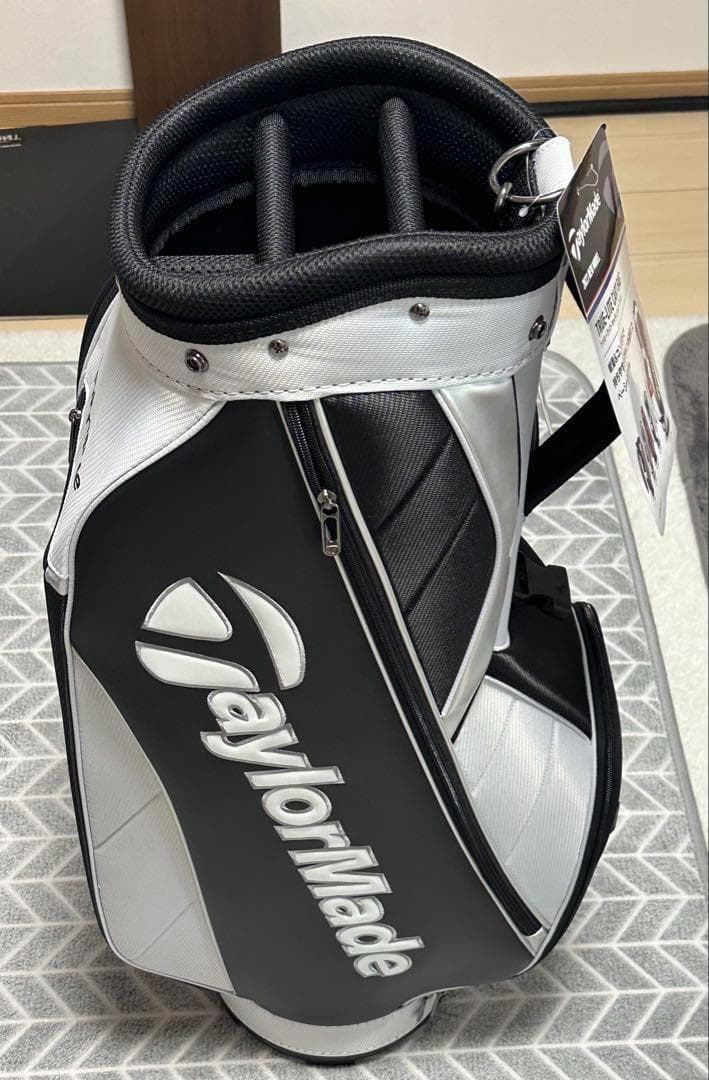 TaylorMade TRUE-LITE CART BAG ブラック/ホワイト