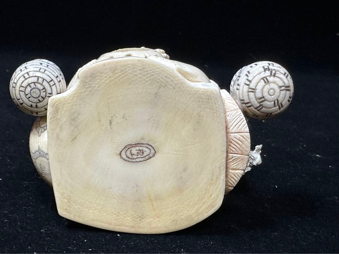 置物　アンティーク　天然素材　仏像　彫刻 古美術品　細密細工骨董　コレクション