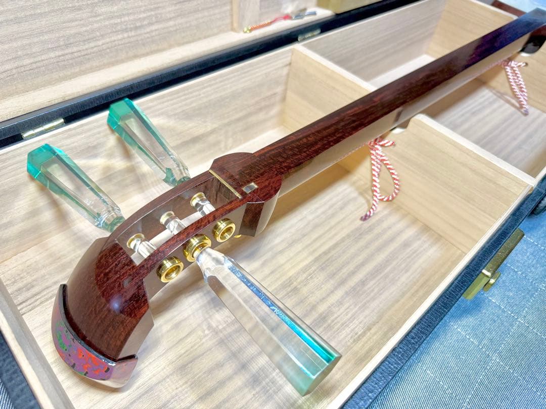 【新春丙午】極上 津軽三味線 金細 綾杉胴 超重量 虎縮杢 超美品 糸巻 太棹