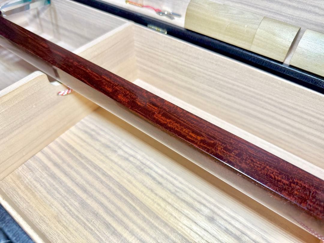 【新春丙午】極上 津軽三味線 金細 綾杉胴 超重量 虎縮杢 超美品 糸巻 太棹